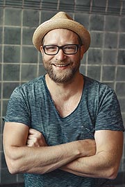 Gregor Meyle  auf der "Parksound-Bühne" des Sommernachtstraum 2017  (©Foto: Veranstalter/Olympiapark)